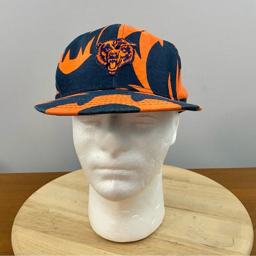 ZUBAZ VTG NFL CHICAGO BEARS STRIPED STRAPBACK MENS HAT AOP MADE IN‎ USA